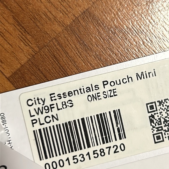 NWT Lululemon Athletica City Essentials Pouch
Mini ✨ASIA EXCLUSIVE ✨ - Picture 9 of 11